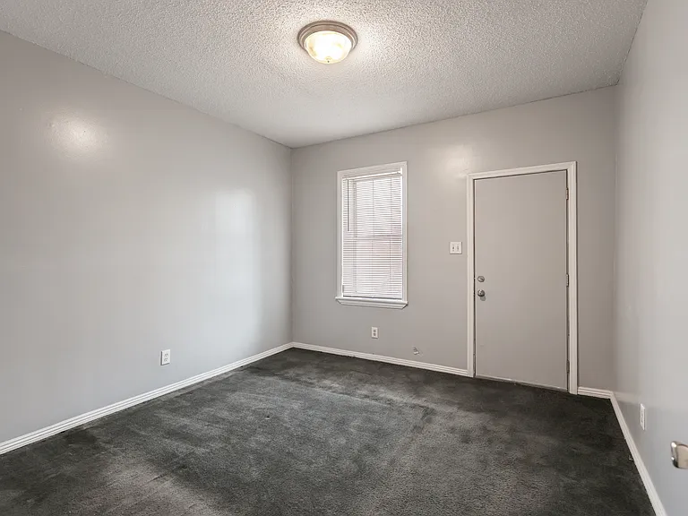 4017-4019 Aldine Ave #4017-1F — Photo 8