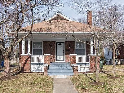 3 bed, 1102 sqft, $1,750 — Photo 1