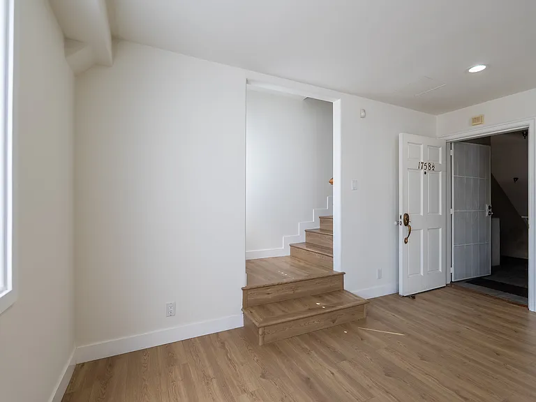 1758 N Alexandria Ave #1758.5 — Photo 11