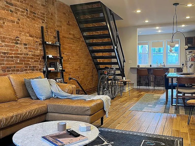 2313 Amber St, Philadelphia, PA