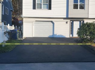 35 Woodlawn Ave, Ansonia, CT 06401