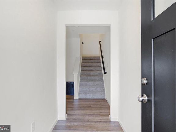 3rd image of 156 Emma Cir