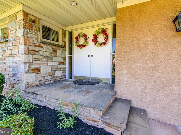 2nd image of 3500 Brae Bourn Dr