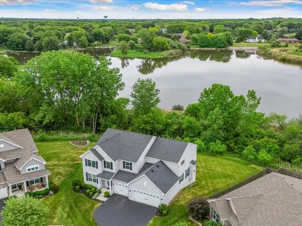 125 Stowe Ct, Volo, IL 60020