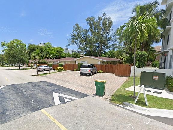 2nd image of 2016 Miami Rd #B