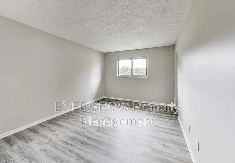 9455 Huggin Hollow Rd — Photo 10