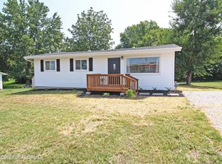108 Oak St, New Bloomfield, MO 65063