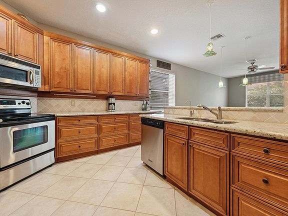 4th image of 12864 Coral Lakes Drive