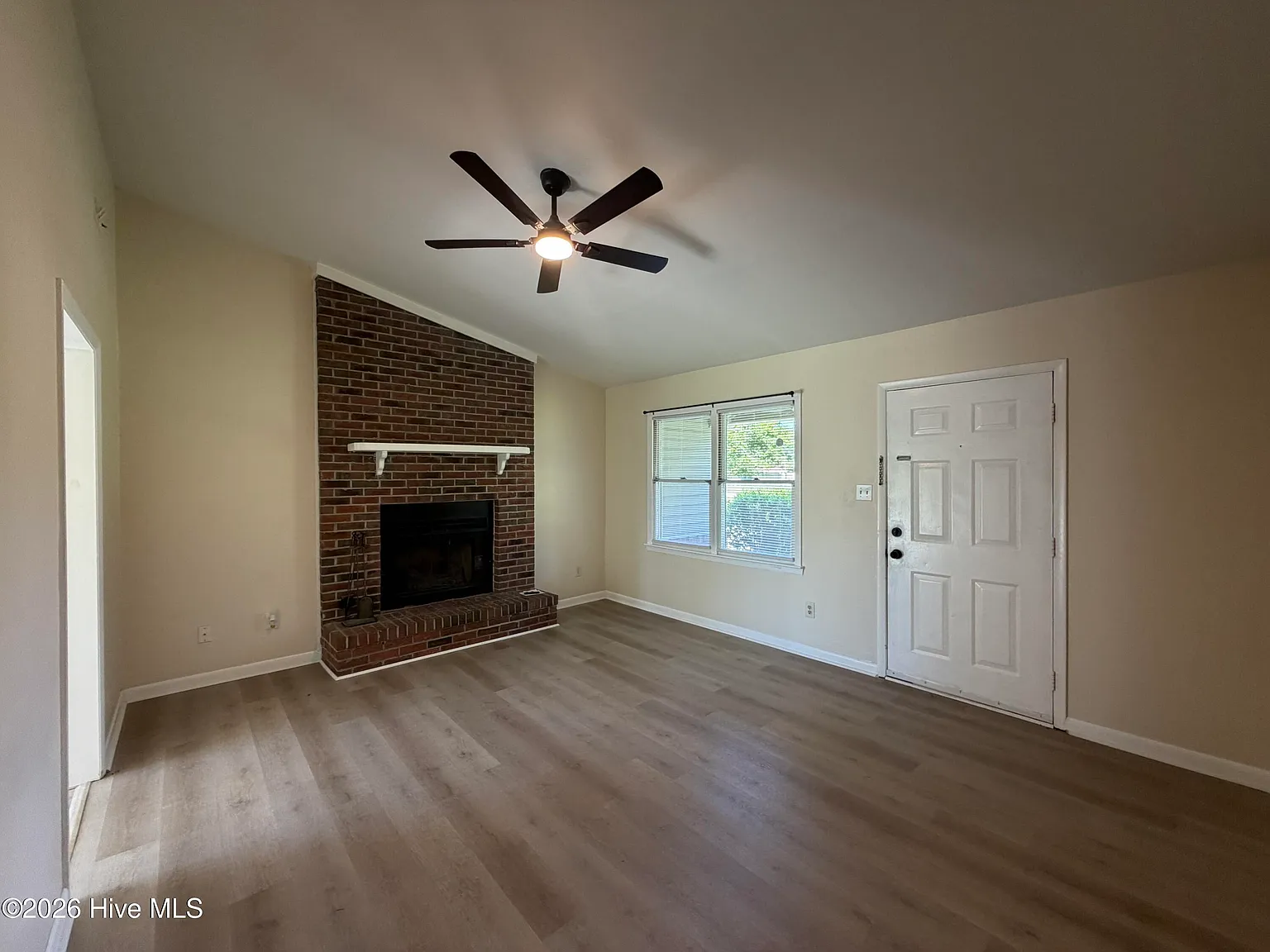 4 bed, 2.0 bath, $1,775 — Photo 2