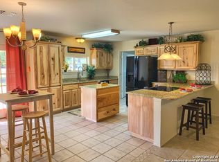 410 Tosca Ln, Marion, TX 78124