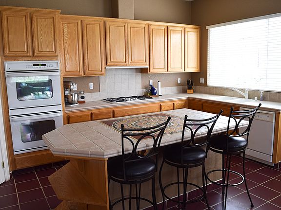 Kitchen breakfast bar 