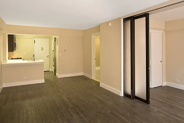 Rented by Greystar | media 25