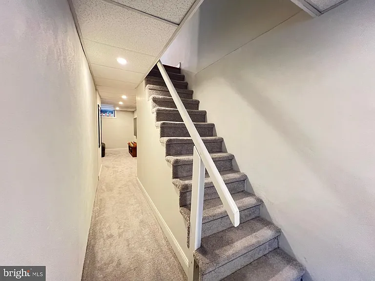 4735 Sheldon St — Photo 20