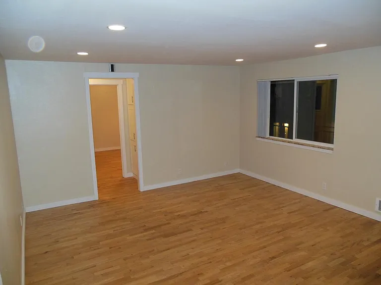 1150 10th Ave E #4 — Photo 23