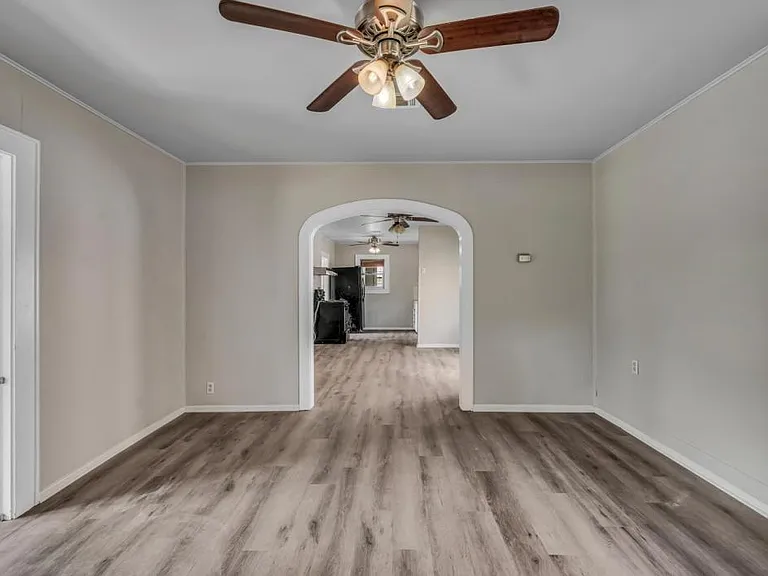 803 N Banks St — Photo 4