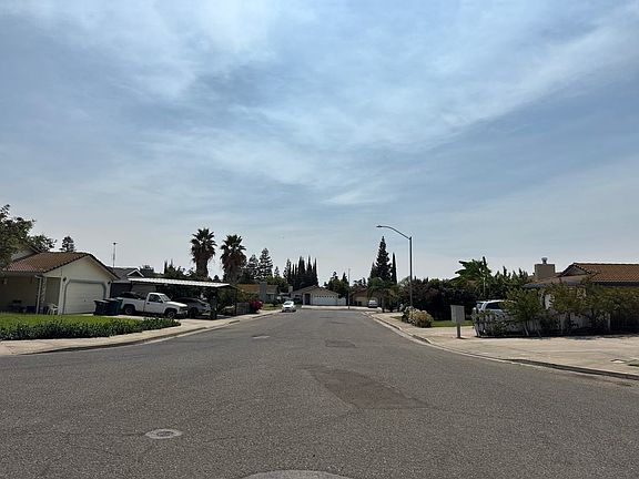 4th image of 6844 Minnie Way
