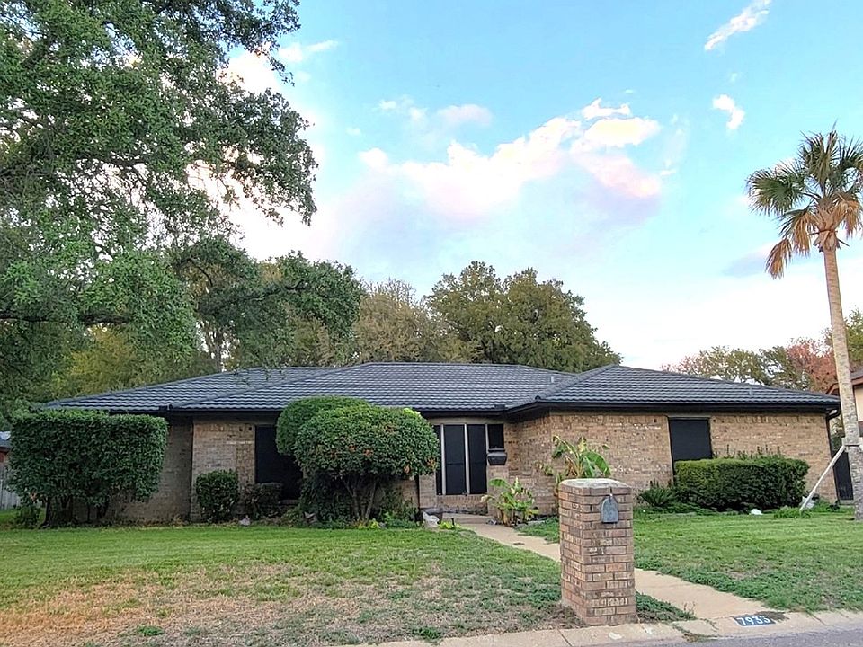 1st image of 7933 Skylake Dr