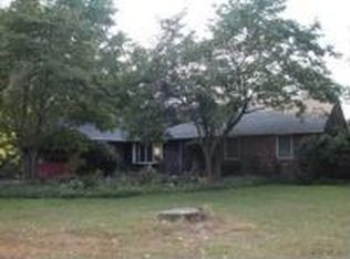 27 Newton Ln, Hadley, MA 01035