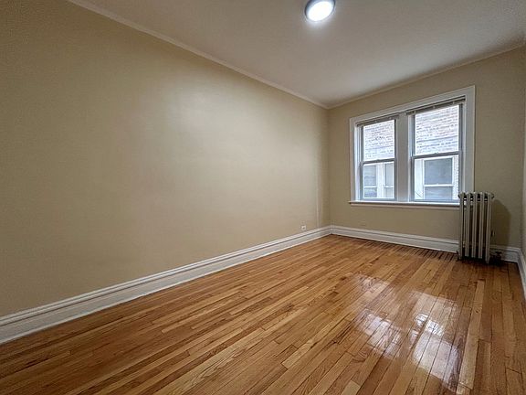 5th image of 4015-4023 W School St #4019-2W
