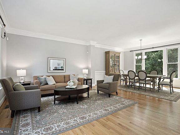 4th image of 1814 Solitaire Ln