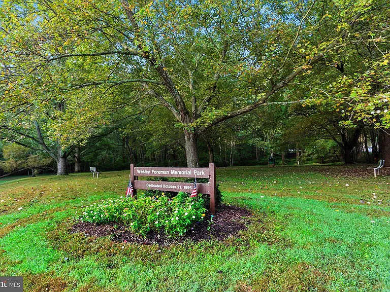 10417 Carlyn Ridge Rd — Photo 39