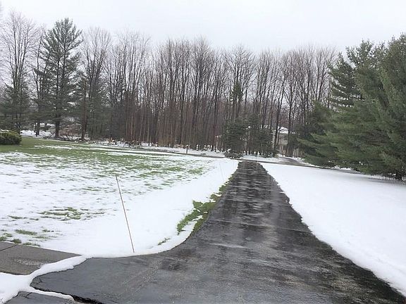 3rd image of 155 Sterncrest Dr
