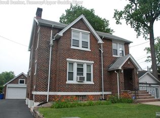 1023 Fairview Ln, Fort Lee, NJ 07024