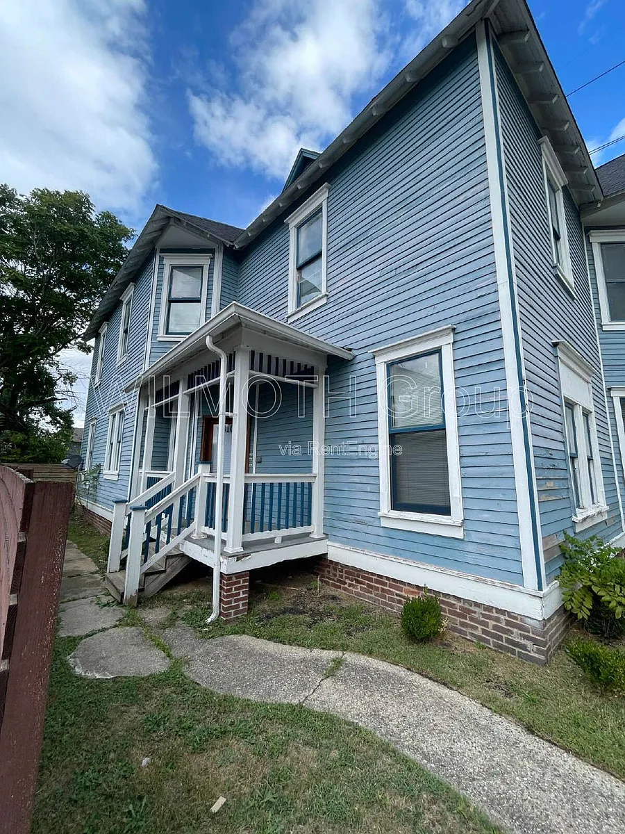 Building Photo - 410 E 16th St #2