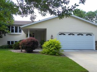 1317 34th St NW, Rochester, MN 55901