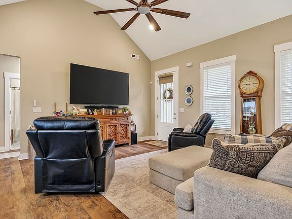 5th image of 1073 Arch Cope Rd