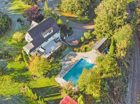 8561 Bradner Rd, Abbotsford, BC V4X 2H5