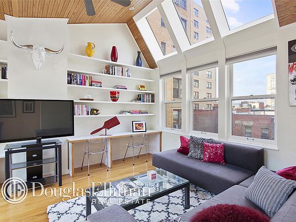 3rd image of 325 W 75th St APT 4