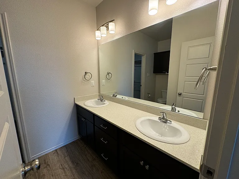 11824 Evanston Ave — Photo 27