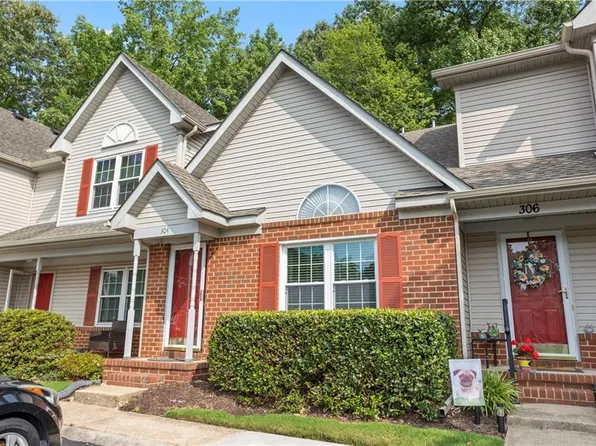 304 S Hill Ln, Chesapeake, VA 23322