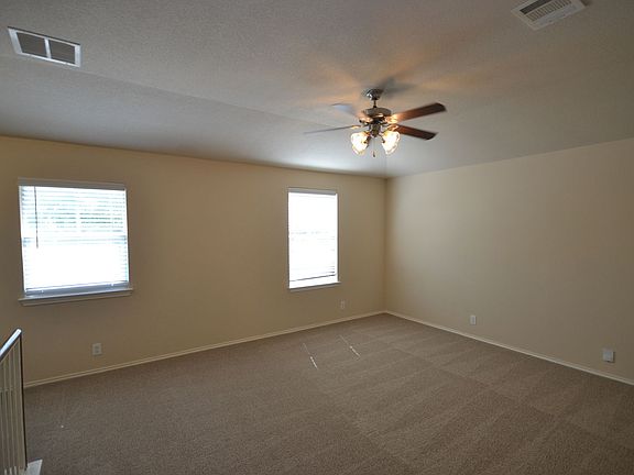 4th image of 409 Riverine Way