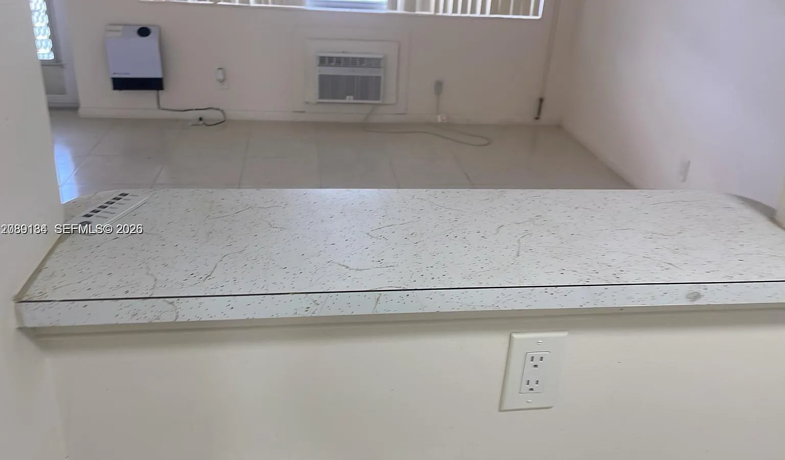 Sussex Condo — Photo 3