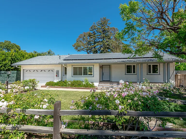 376 Quiet Ct — Photo 1