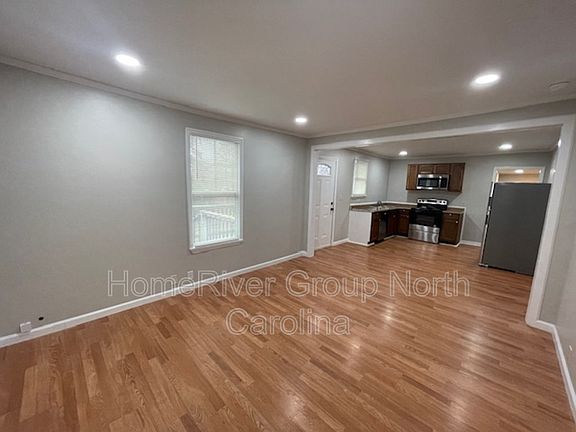 3rd image of 410 Davis Heights Dr