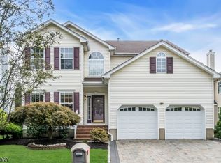 16 Purcell Rd, Bridgewater, NJ 08807