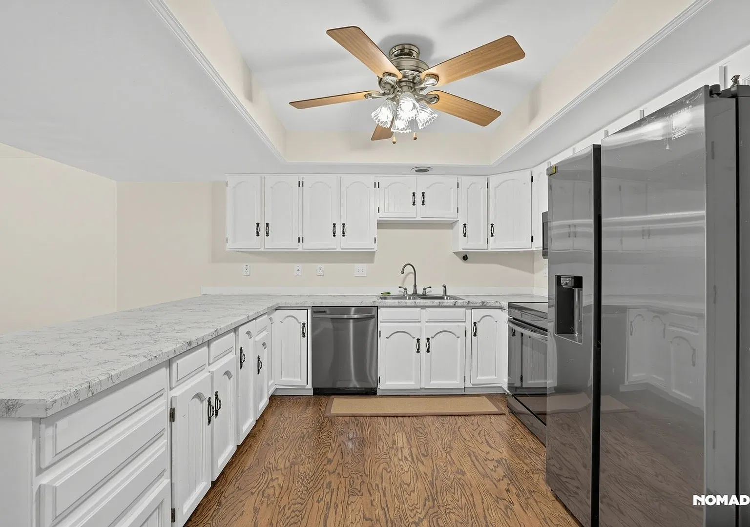 Spacious 4BR House in Colorado Springs — Photo 3