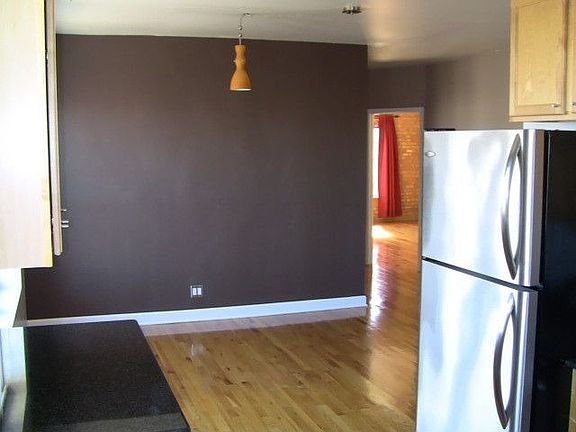 Kitchen pic2/ Dining Area