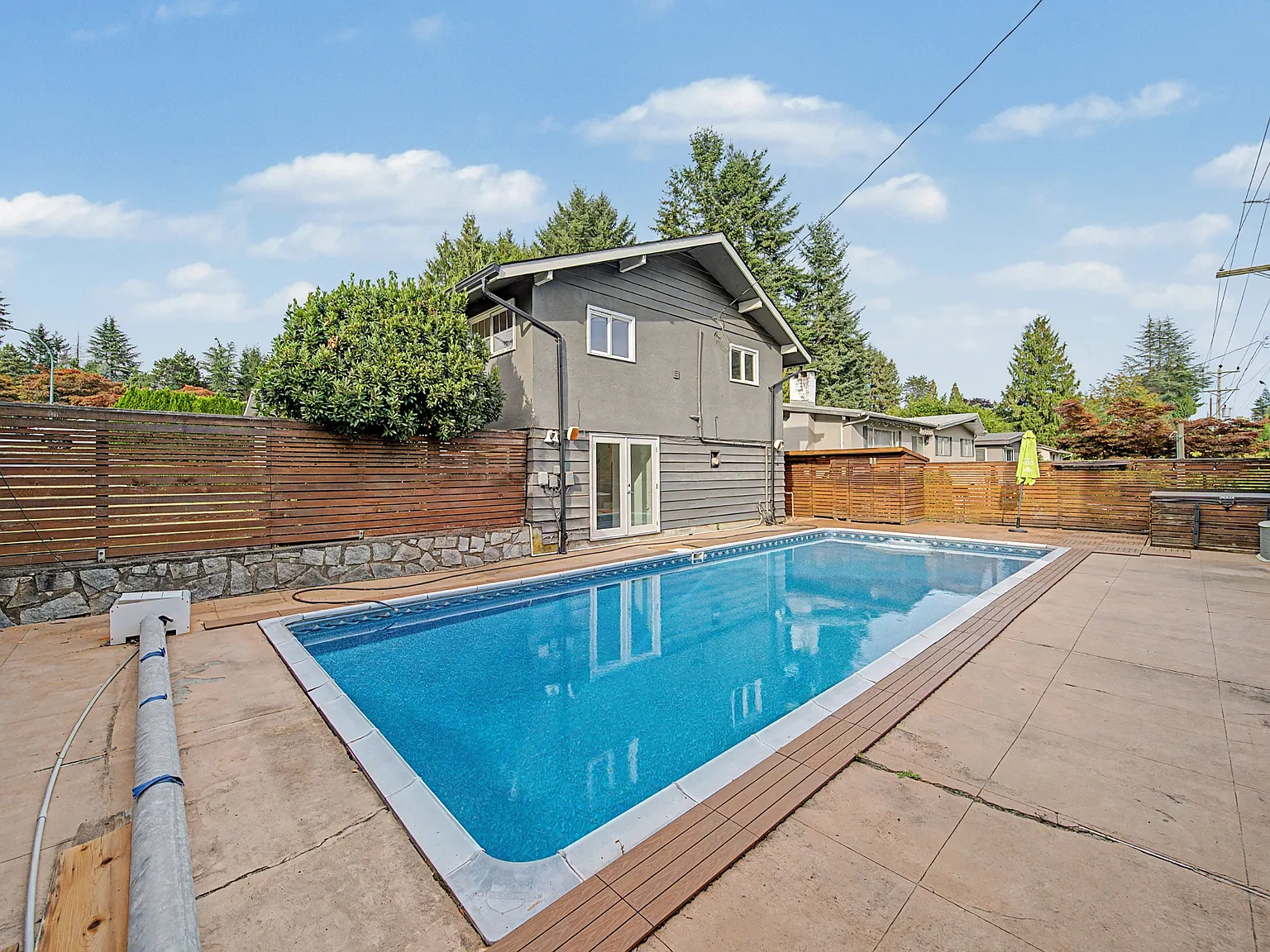 4 bed, 2.5 bath, $6,800 — Photo 1