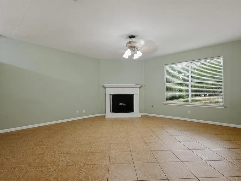 1806 Carriage Hills Trl — Photo 7