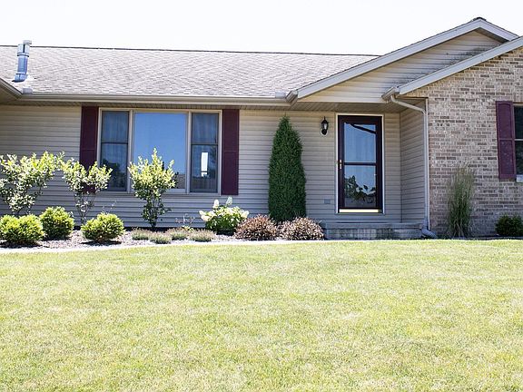 5th image of 904 Dennis Dr