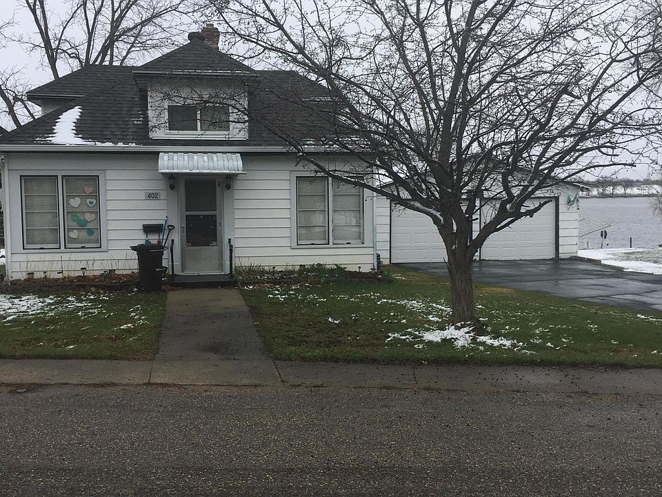 1st image of 402 Woodland Ave W