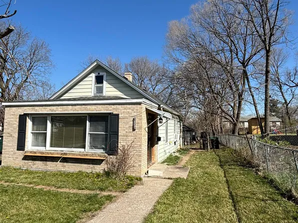 3720 Saratoga St, Omaha, NE 68111