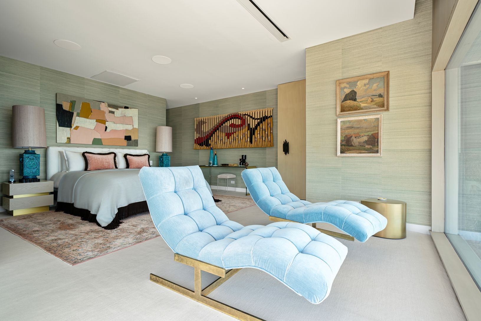  Upstairs Primary Suite