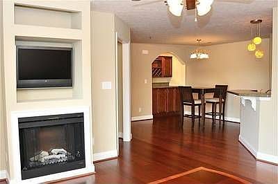 2nd image of 105 Capital St Unit 101