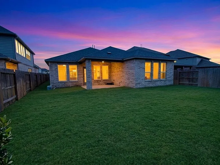 8326 Oakland Heights Ln — Photo 35