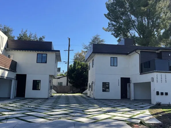 22960 Ostronic Dr, Woodland Hills, CA 91367